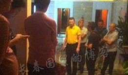 冯小刚爆料葛优拍戏视频,镜头下的真实瞬间