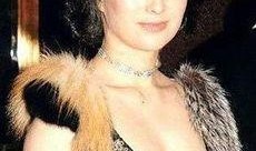 圈内扒爷爆料何超琼,扒爷揭秘豪门背后的传奇人生