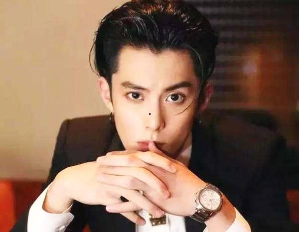 王鹤棣娱乐吃大瓜,揭秘明星幕后故事